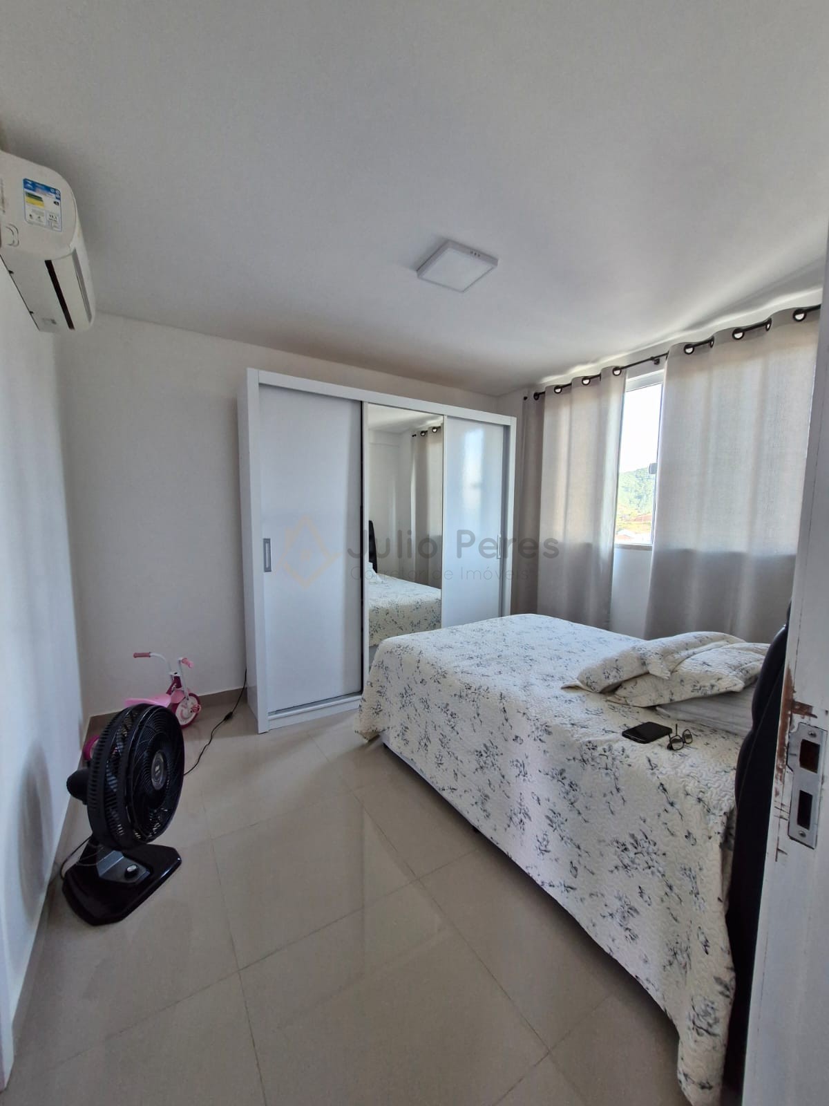 Apartamento no bairro Lídia Duarte em Camboriú