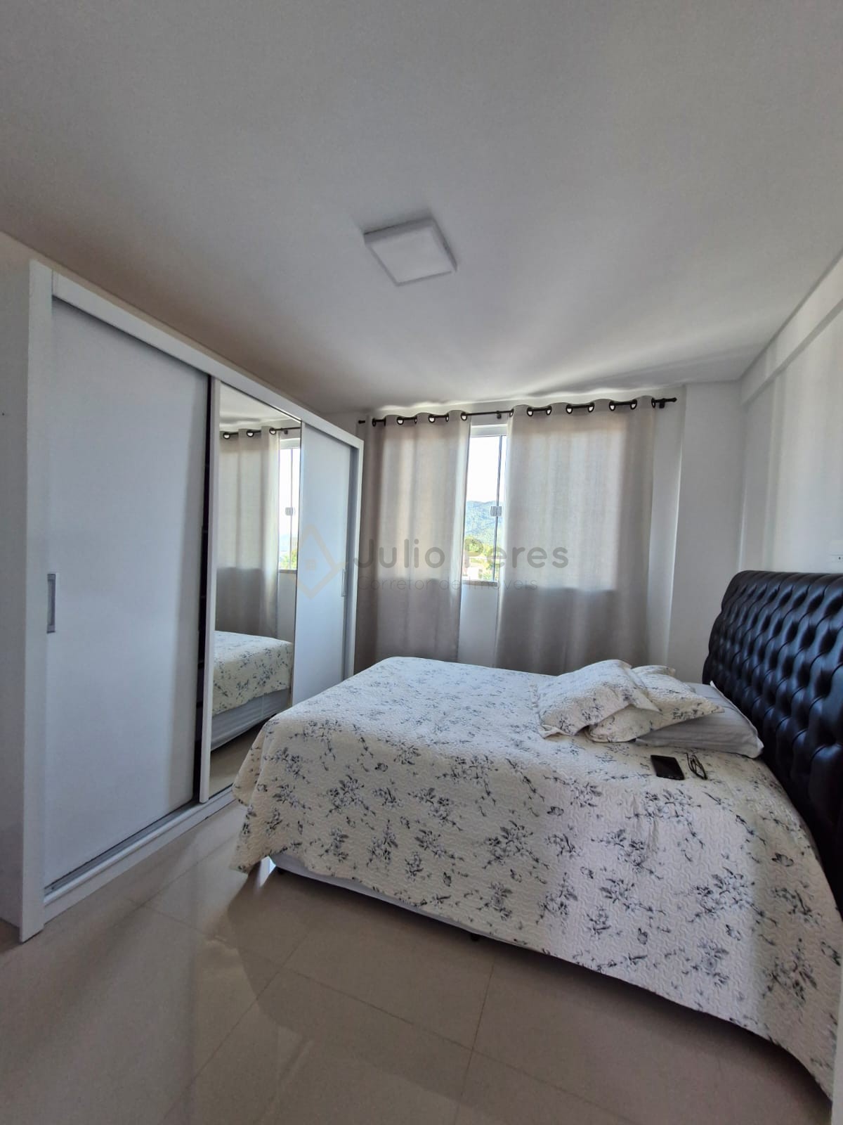 Apartamento no bairro Lídia Duarte em Camboriú