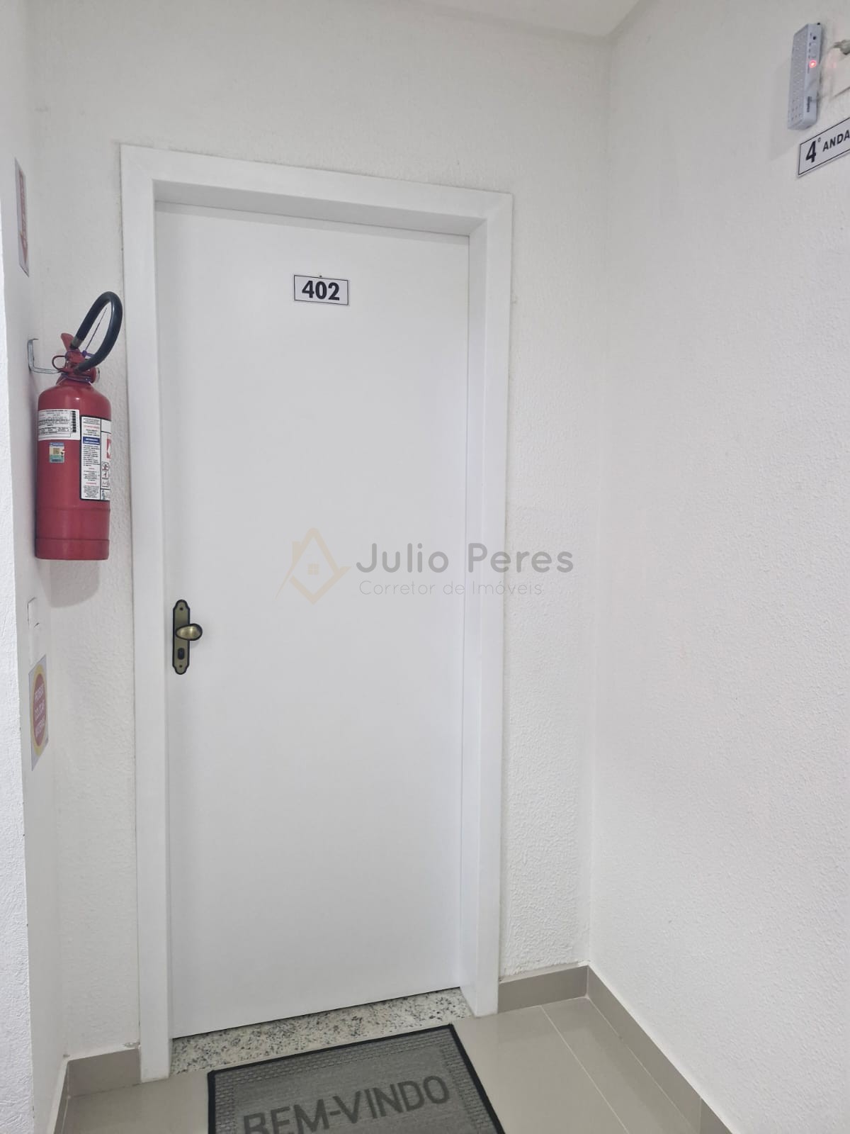 Apartamento no bairro Lídia Duarte em Camboriú